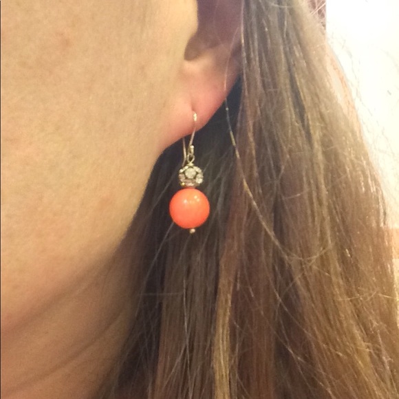 Coral bracelet and earrings set. - Picture 2 of 3